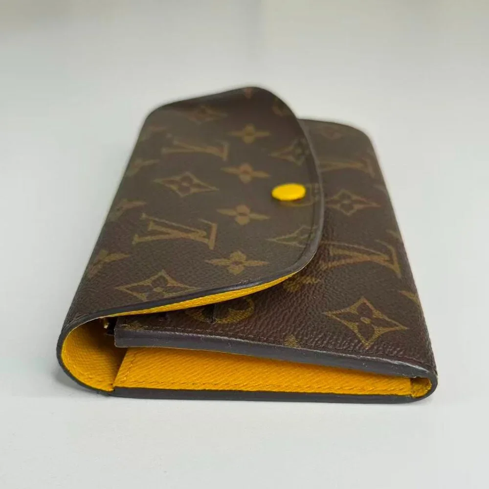Louis Vuitton Monogram Canvas Wallet with Classic LV Logo Design